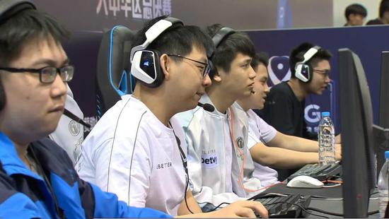 S15省队CFO遭HLE战队零封小组赛战绩分析